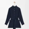Bluse mit Gürtel aus Seide in Marineblau