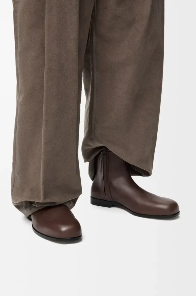 Bobine-Stiefelette aus glattem Kalbsleder in Kakao