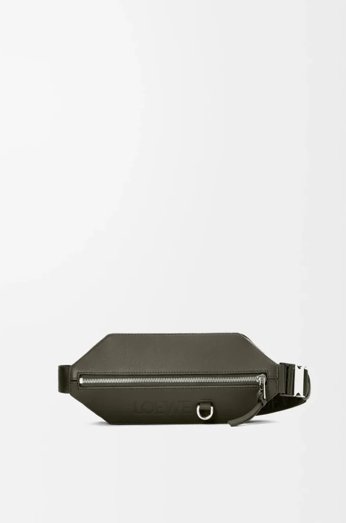 Convertible Sling aus klassischem Kalbsleder in Dunkelkhaki
