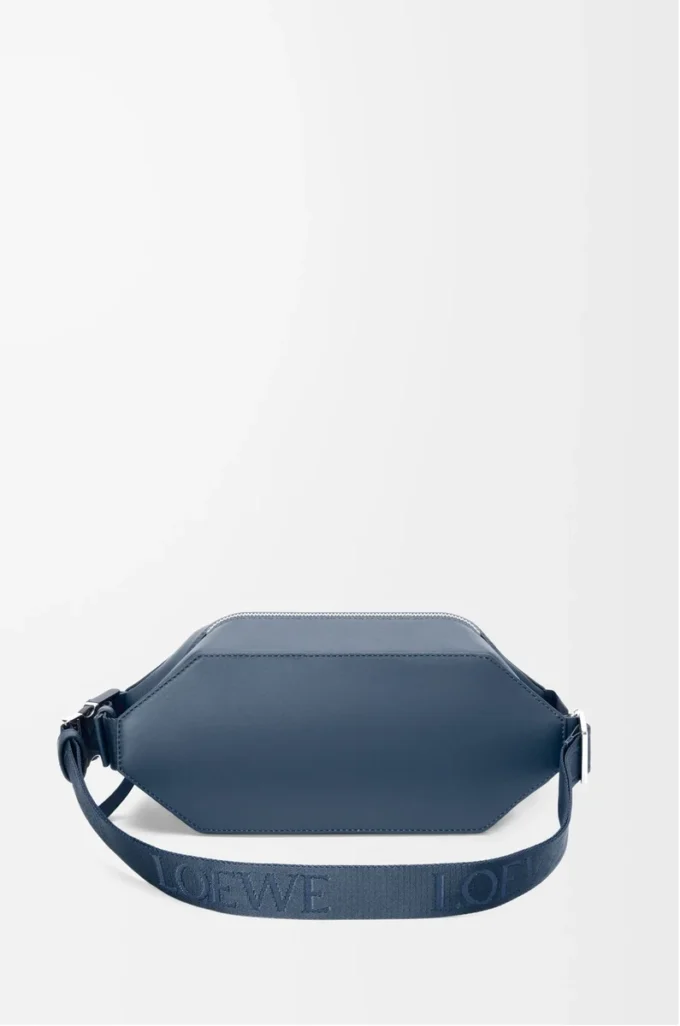 Convertible Sling aus klassischem Kalbsleder Indigo Dye