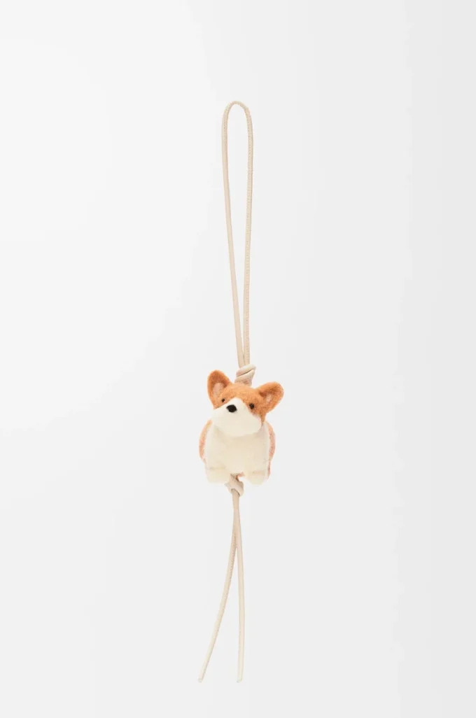 Corgi-Anhänger aus Filz und Kalbsleder in Soft White/Orange