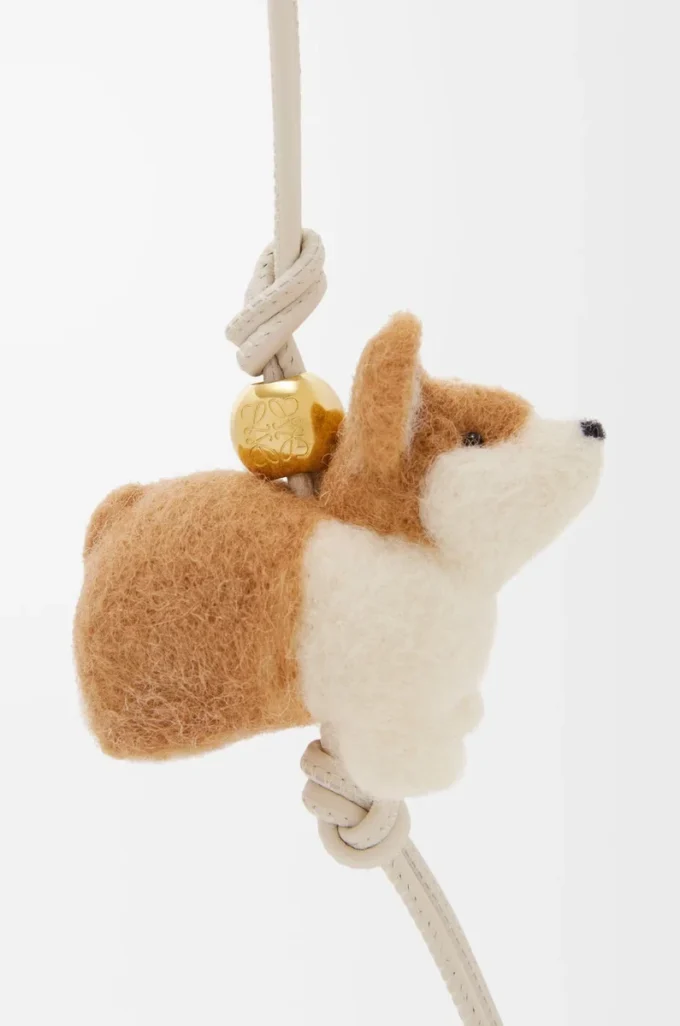 Corgi-Anhänger aus Filz und Kalbsleder in Soft White/Orange