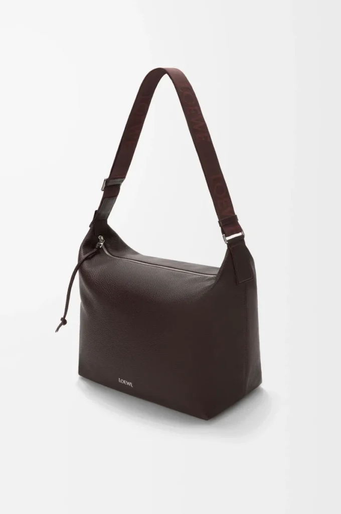 Cubi Crossbody-Tasche aus geschmeidigem genarbtem Kalbsleder in Oxblood