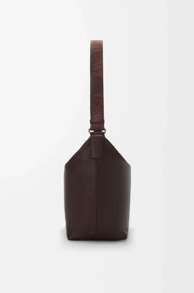 Cubi Crossbody-Tasche aus geschmeidigem genarbtem Kalbsleder in Oxblood