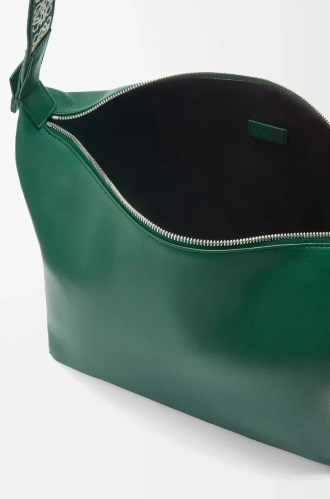 Cubi Crossbody-Tasche aus geschmeidigem, glattem Kalbsleder und Jacquard Evergreen