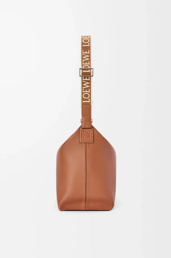 Cubi Crossbody-Tasche aus geschmeidigem, glattem Kalbsleder und Jacquard in Hellbraun