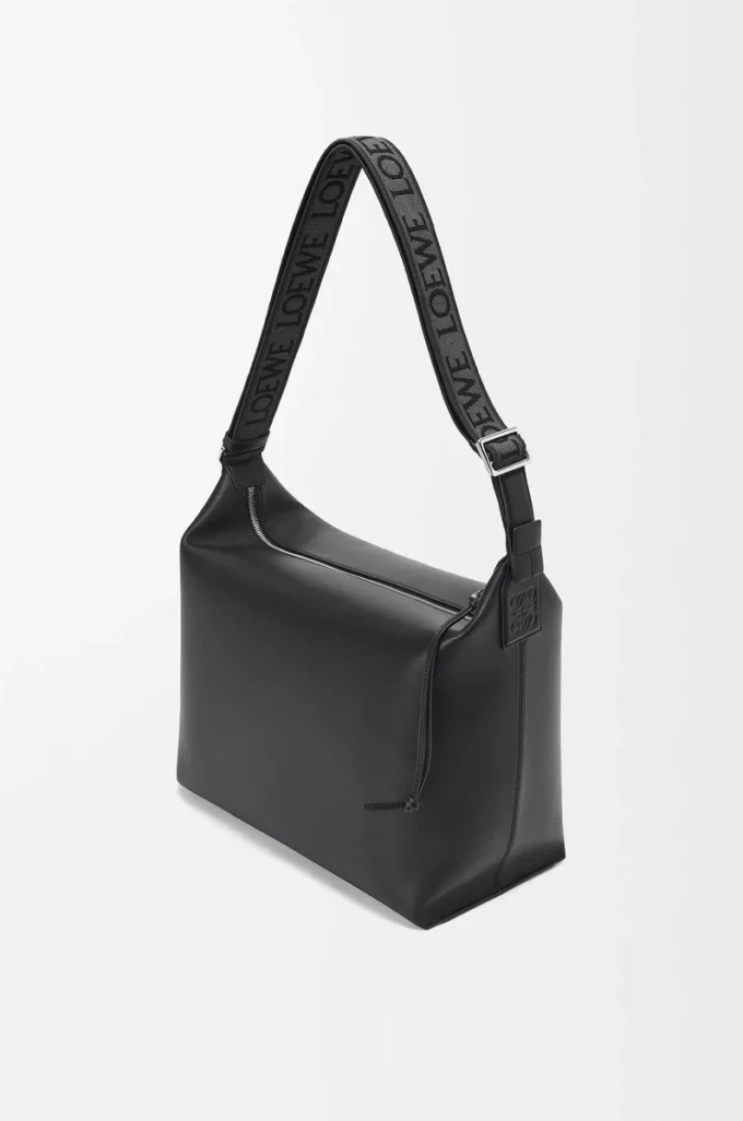 Cubi Crossbody-Tasche aus geschmeidigem, glattem Kalbsleder und Jacquard in Schwarz