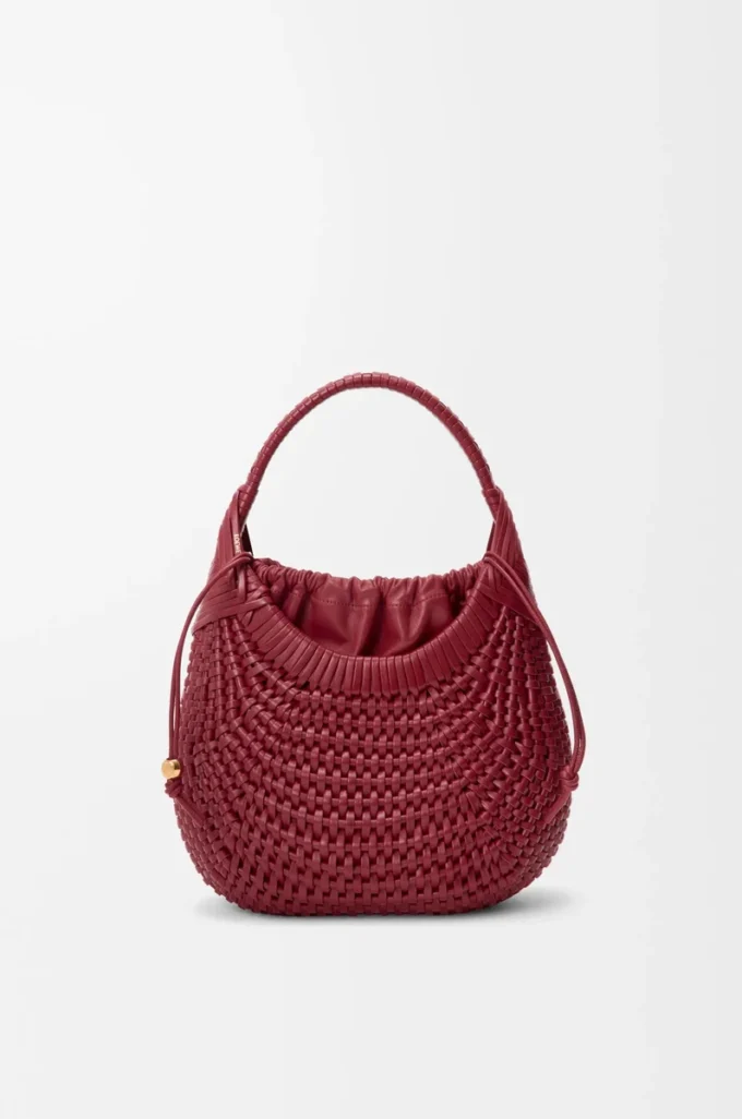Diamond Hobo-Tasche aus Kalbsleder in Kirschrot