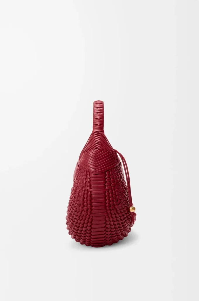 Diamond Hobo-Tasche aus Kalbsleder in Kirschrot