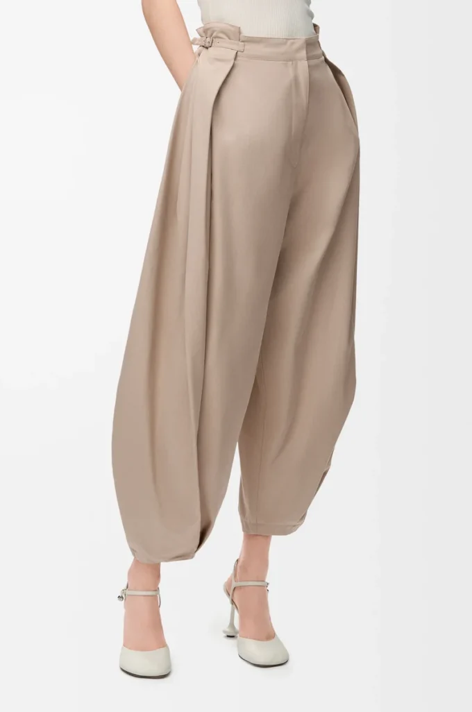 Drapierte Hose aus Baumwolle und Seide Beige