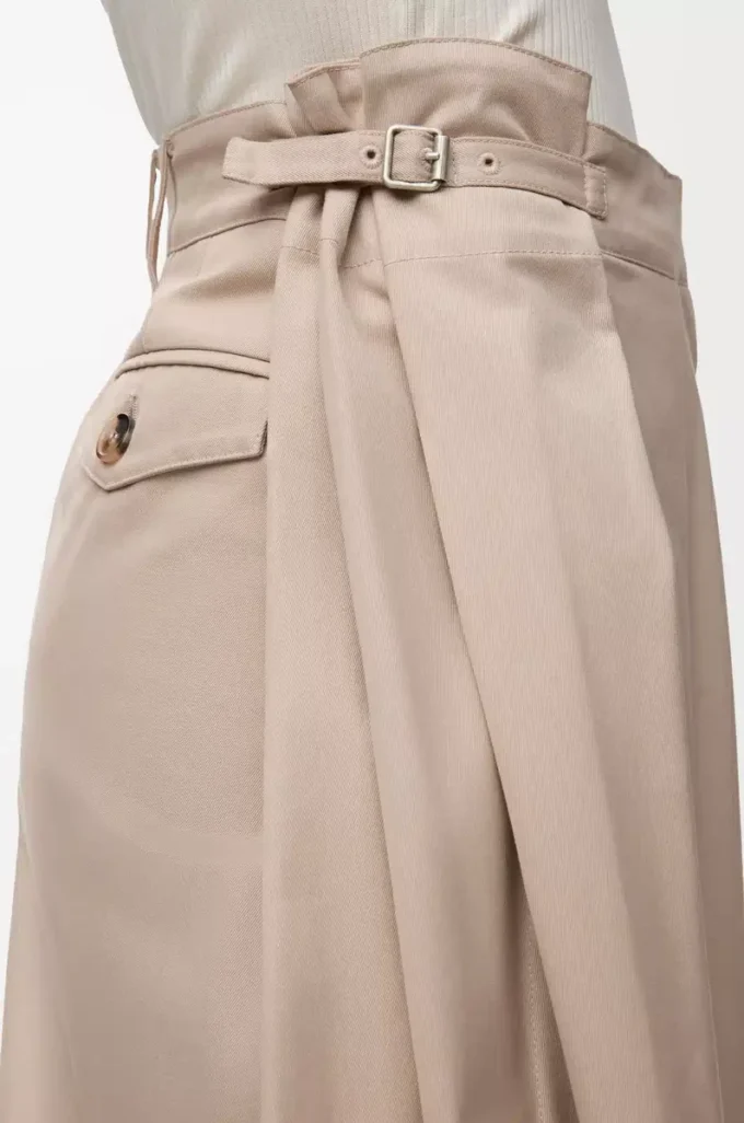 Drapierte Hose aus Baumwolle und Seide Beige