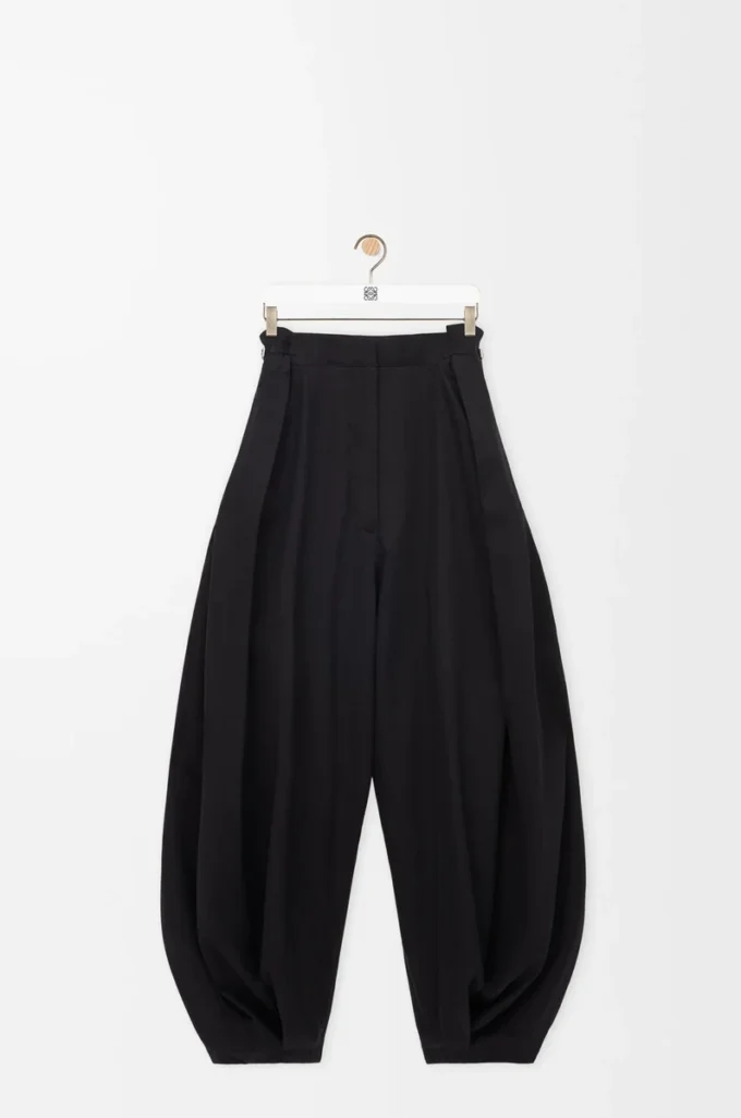 Drapierte Hose aus Baumwolle und Seide Schwarz