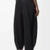 Drapierte Hose aus Baumwolle und Seide Schwarz