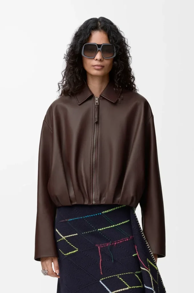 Drapierte Jacke aus Nappalammleder in Schokoladenbraun