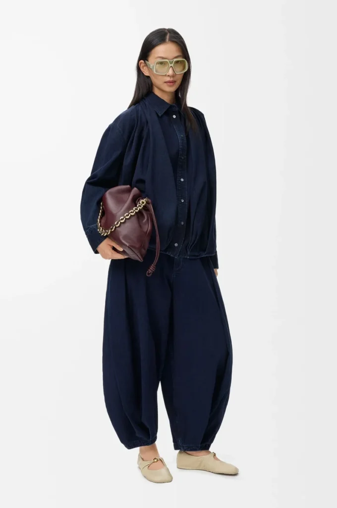 Drapierte Jeans aus Denim Dunkelindigo