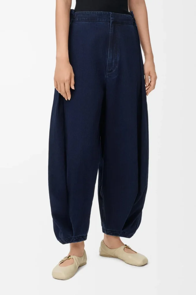 Drapierte Jeans aus Denim Dunkelindigo