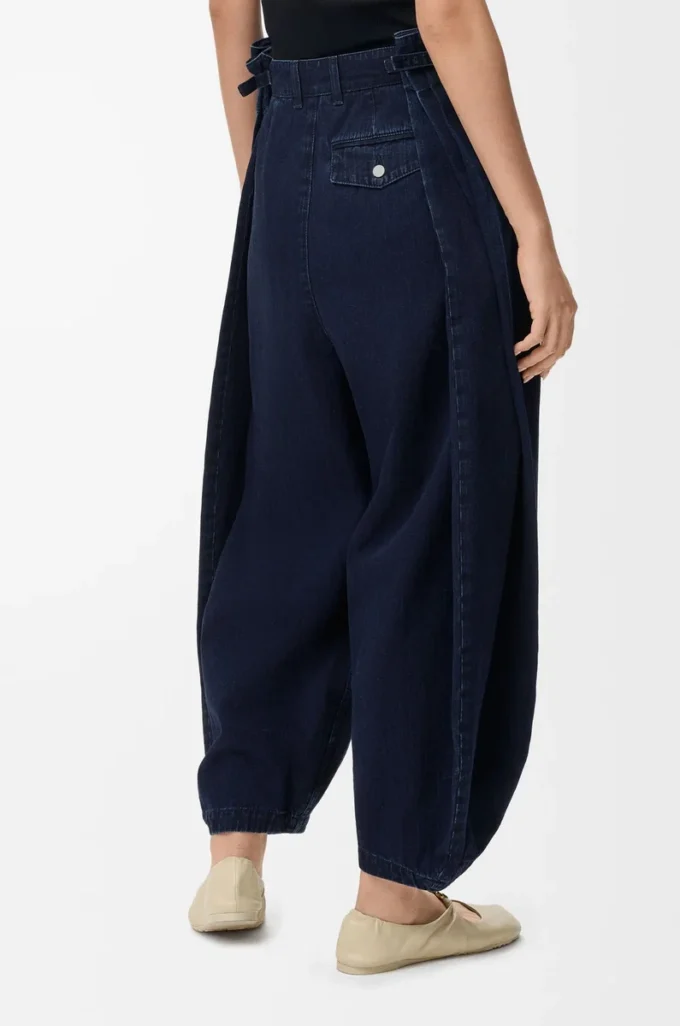 Drapierte Jeans aus Denim Dunkelindigo