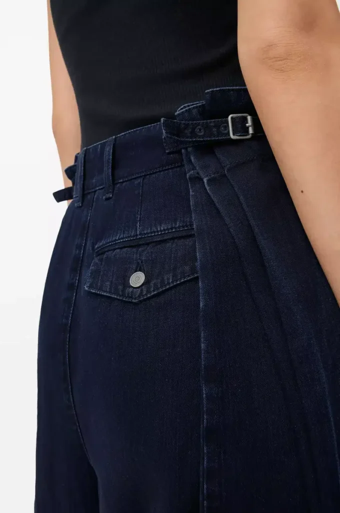 Drapierte Jeans aus Denim Dunkelindigo