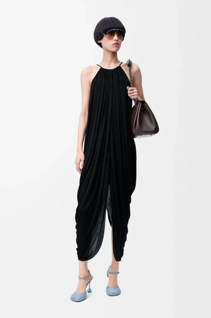 Drapiertes Kleid aus Seide in Schwarz
