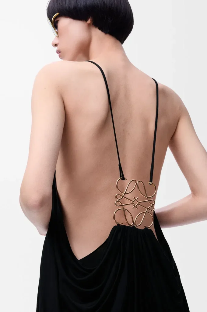 Drapiertes Kleid aus Seide in Schwarz