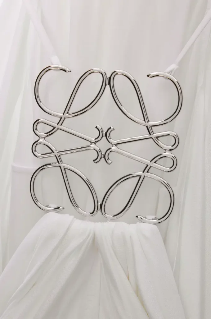 Drapiertes Kleid aus Seide Weiß