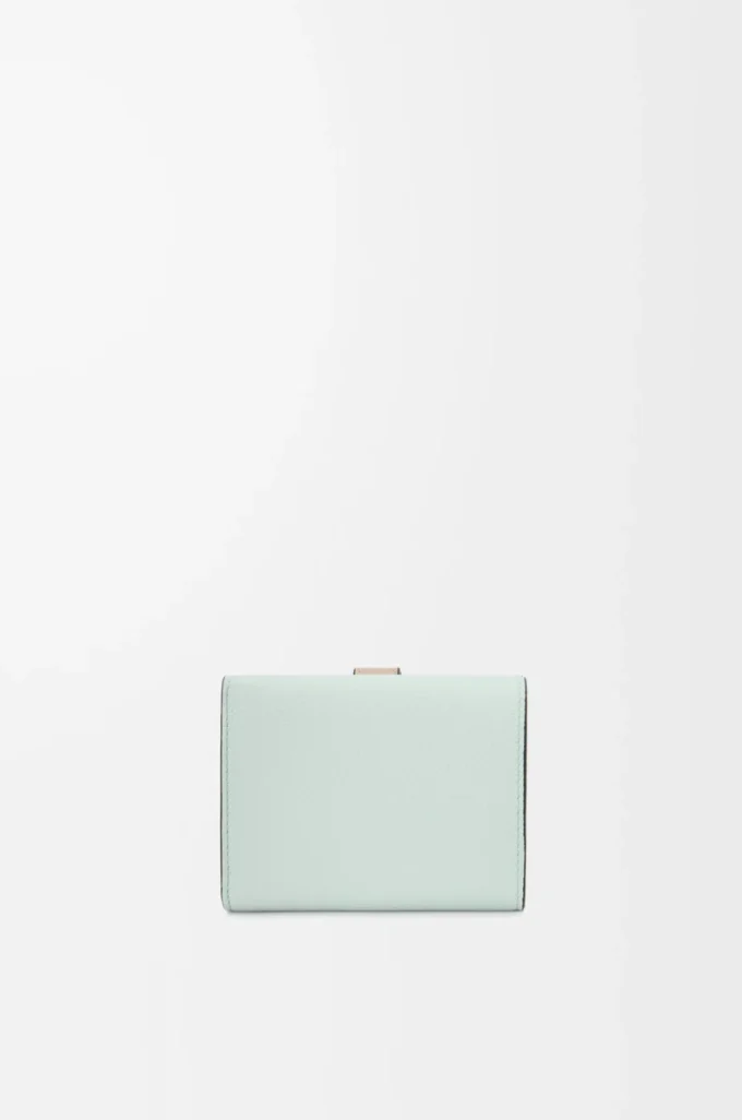 Dreifach gefaltete Brieftasche aus weichem genarbtem Kalbsleder Frozen/Clay