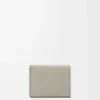 Dreifach gefaltete Geldbörse aus weichem genarbtem Kalbsleder Shell Grey/Eucalyptus