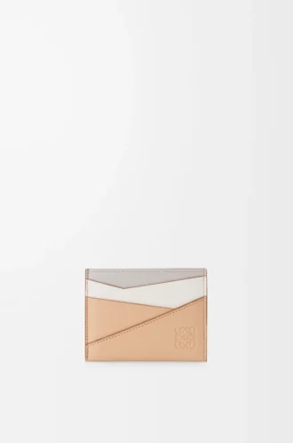 Einfacher Kartenhalter „Puzzle” aus klassischem Kalbsleder in Ghost/Silky Beige