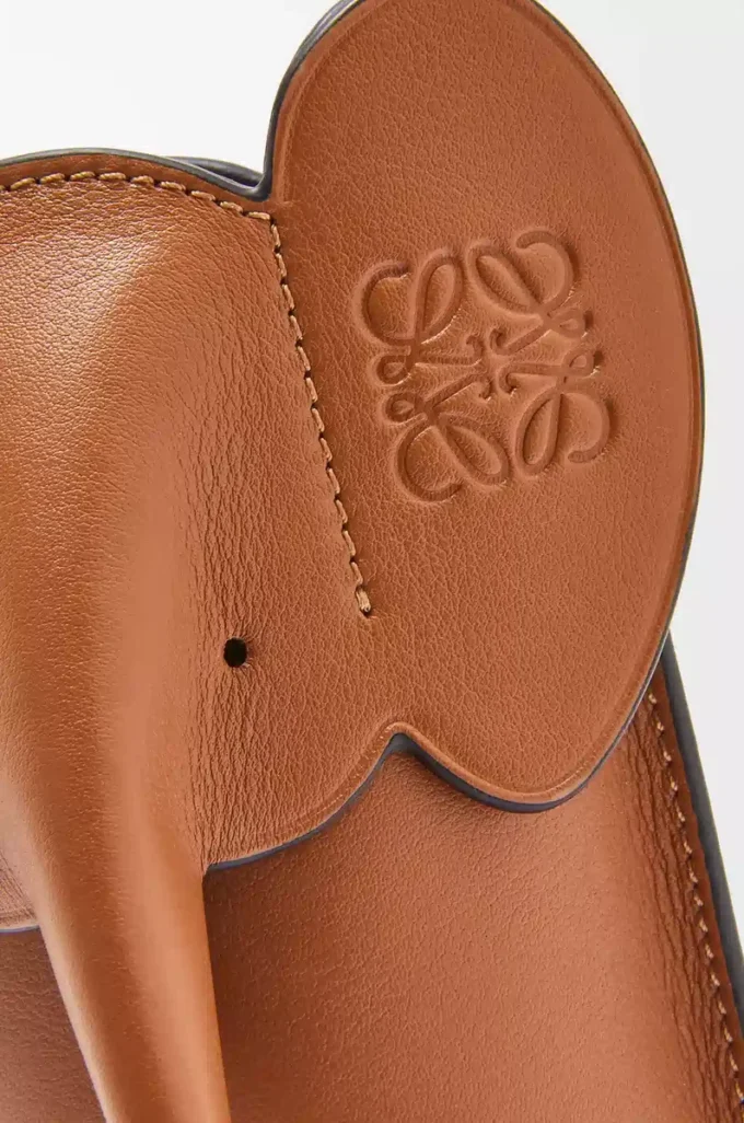 Elephant Tasche aus klassischem Kalbsleder Tan