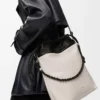 Flamenco-Handtasche aus weichem Nappalammleder in Hellgrau/Schwarz