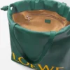 Flamenco Logo-Tasche aus Nappakalbsleder Evergreen