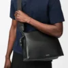 Flamenco-Tasche aus glänzendem, geschmeidigem Kalbsleder Schwarz