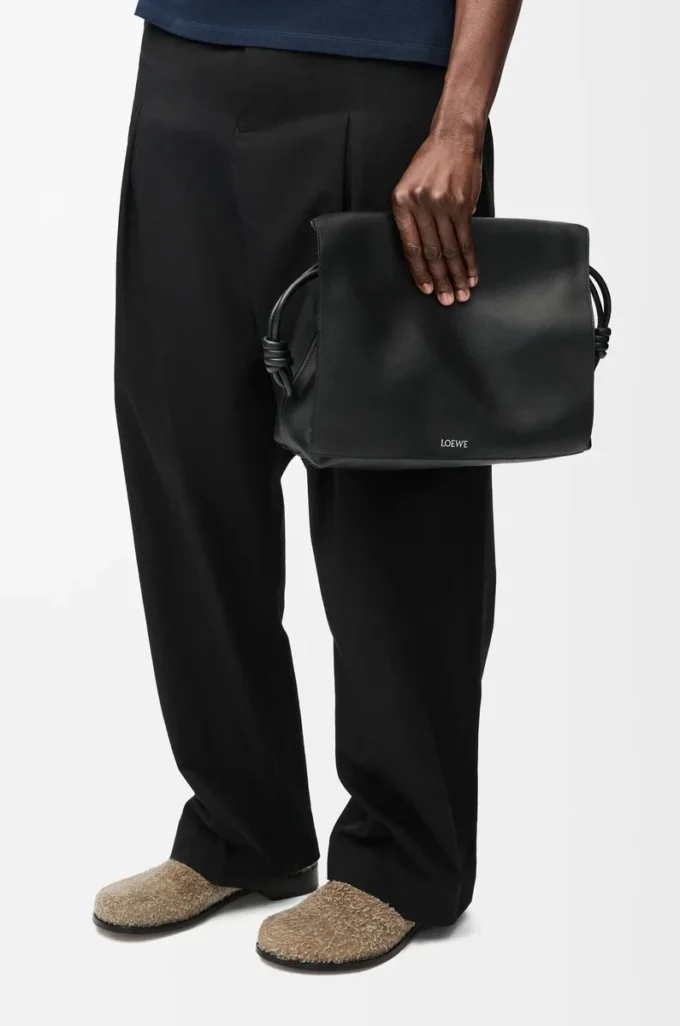 Flamenco-Tasche aus glänzendem, geschmeidigem Kalbsleder Schwarz