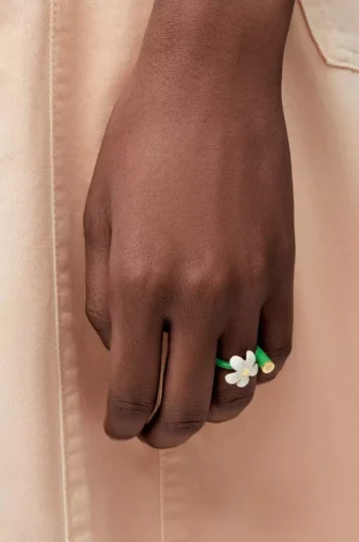 Flor-Ring aus Sterlingsilber und Emaille Gold/Weiß