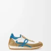 Flow Runner 2.0 aus Nylon und Wildleder in Sand/Blau/Weiß
