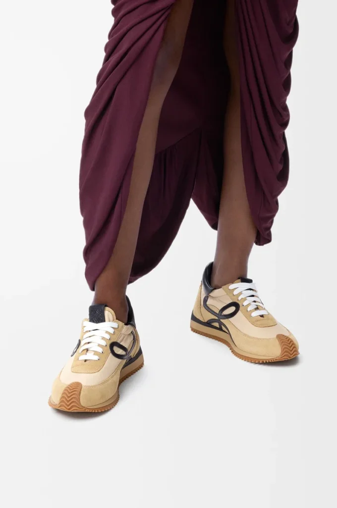 Flow Runner aus Nylon und Wildleder Gold/Schwarz