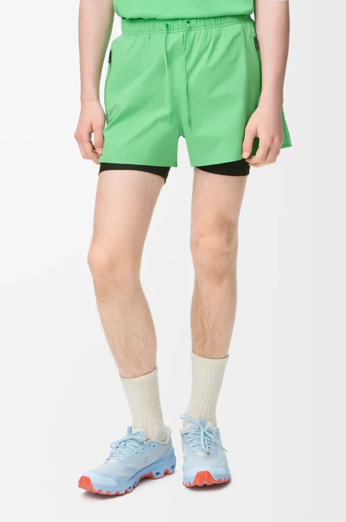 Funktionsshorts aus technischem Shell-Material Grün