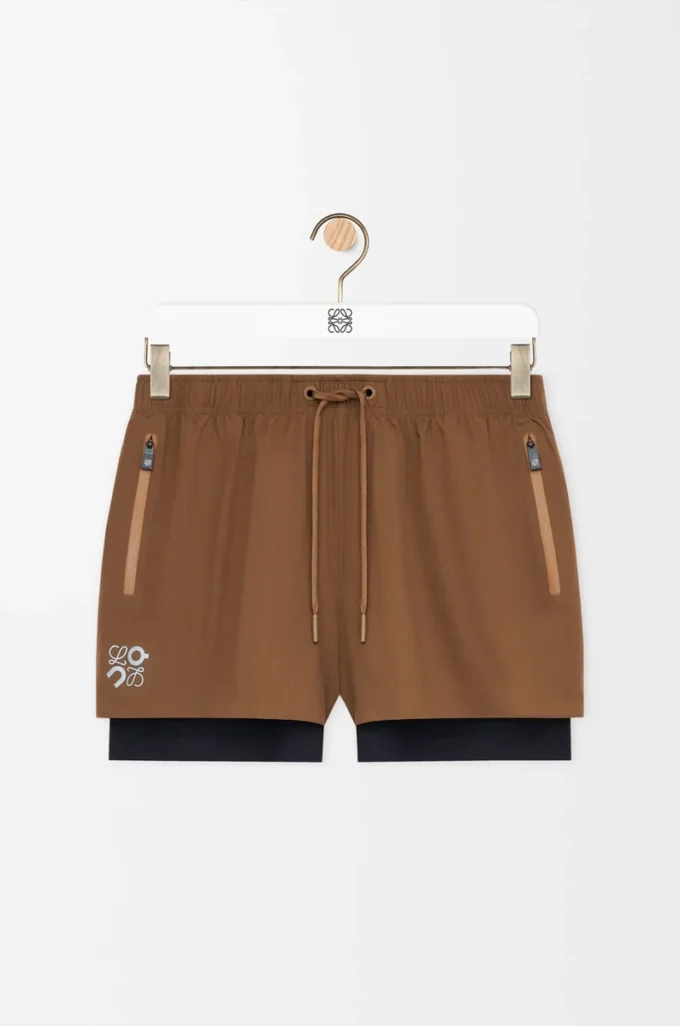 Funktionsshorts aus technischem Shell-Material in Toffee
