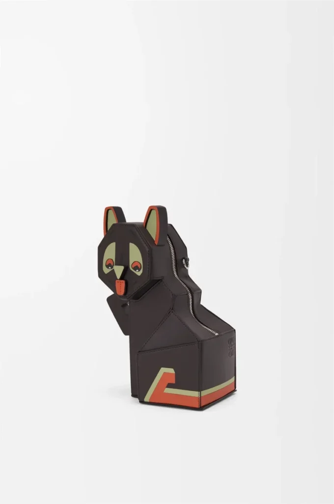 Futurist Cat Clutch aus klassischem Kalbsleder in Dark Taupe