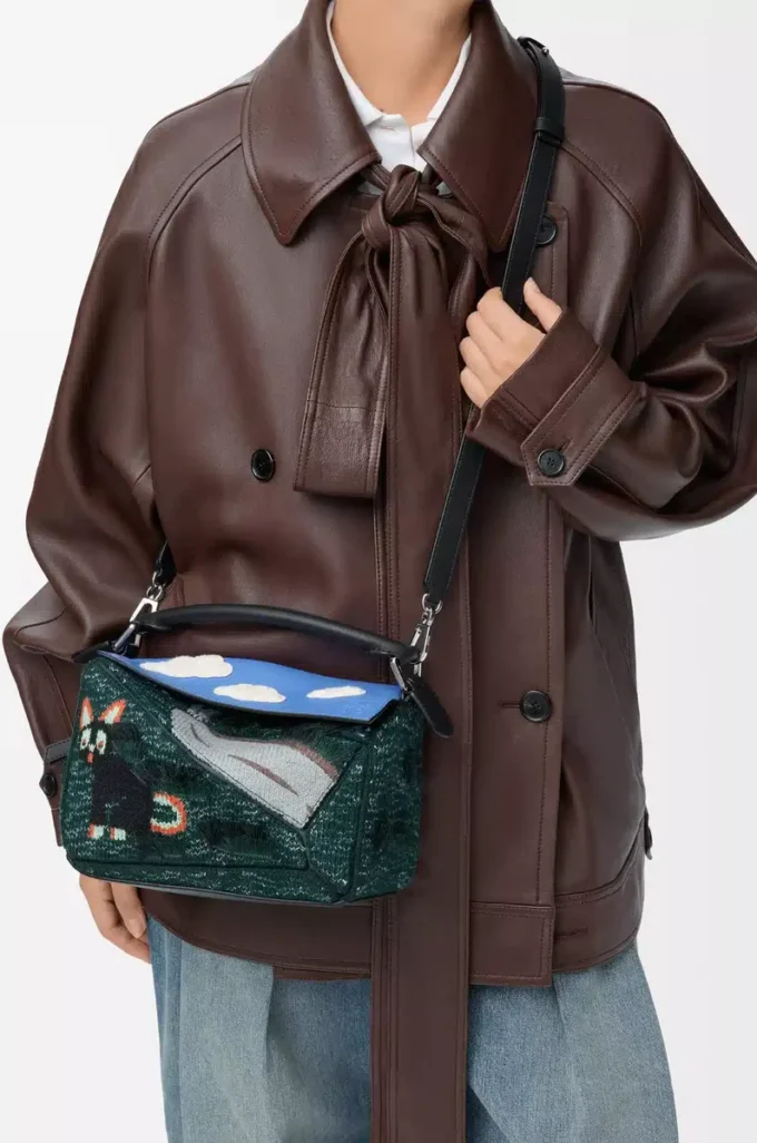 Futurist Cat kleine Puzzle-Tasche aus besticktem Strick und klassischem Kalbsleder Multicolor Grün
