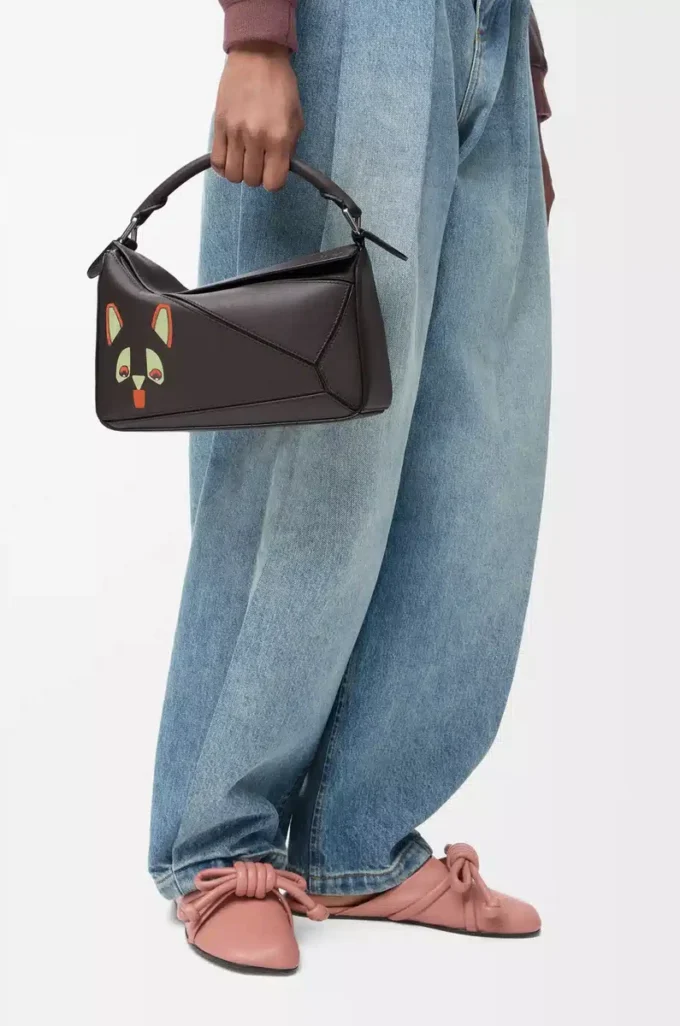 Futurist Cat kleine Puzzle-Tasche aus klassischem Kalbsleder in Dunkelbraun
