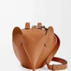 Große Elephant-Tasche aus klassischem Kalbsleder in Tan