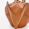 Große Elephant-Tasche aus klassischem Kalbsleder in Tan