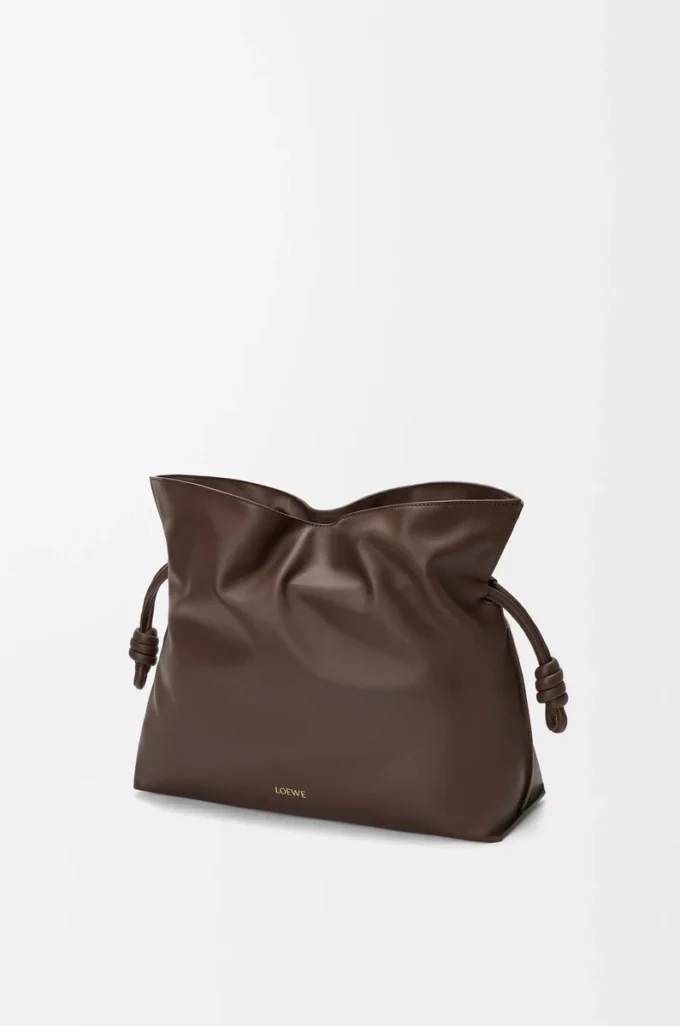 Große Flamenco-Clutch aus Nappakalbsleder Chocolate