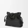 Große Flamenco-Clutch aus Nappakalbsleder in Schwarz