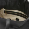 Große Flamenco-Clutch aus Nappakalbsleder in Schwarz