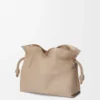 Große Flamenco-Clutch aus Nappakalbsleder Sand