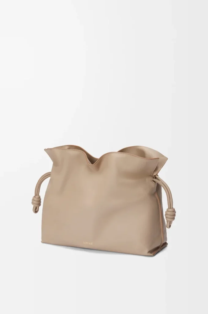 Große Flamenco-Clutch aus Nappakalbsleder Sand