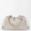Große Flamenco-Handtasche aus weichem Nappalammleder in Shell Grey