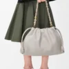 Große Flamenco-Handtasche aus weichem Nappalammleder in Shell Grey